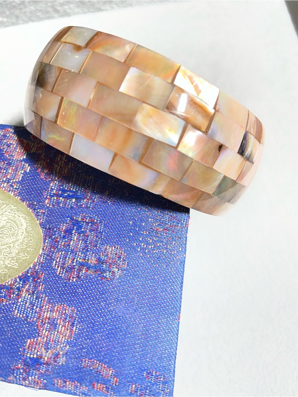 Gorgeous Iridescent Mother-of-Pearl Mosaic Inlay Bangle Sz 7.5